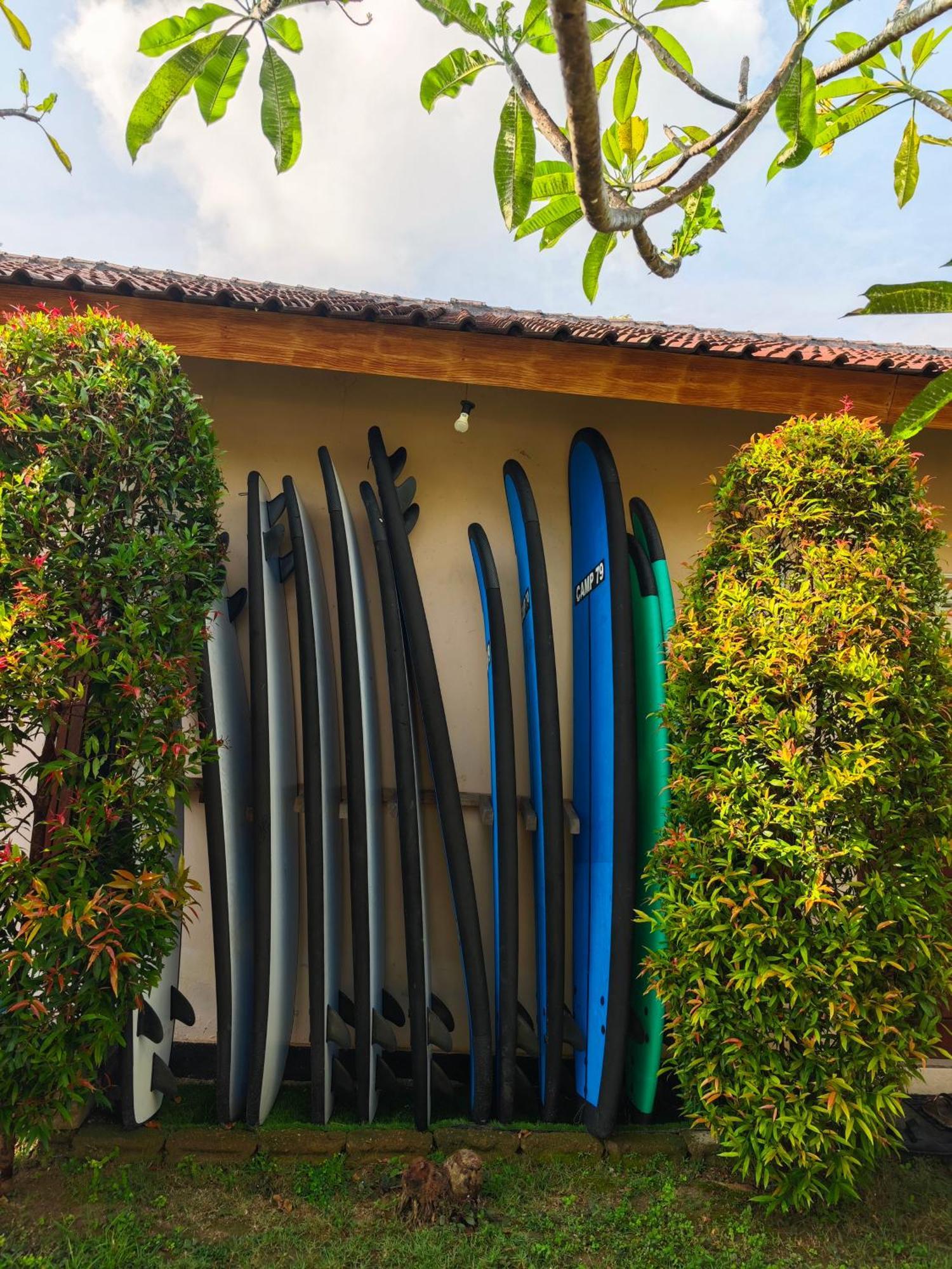 Surf Camp 79 Hotel Kuta  Luaran gambar