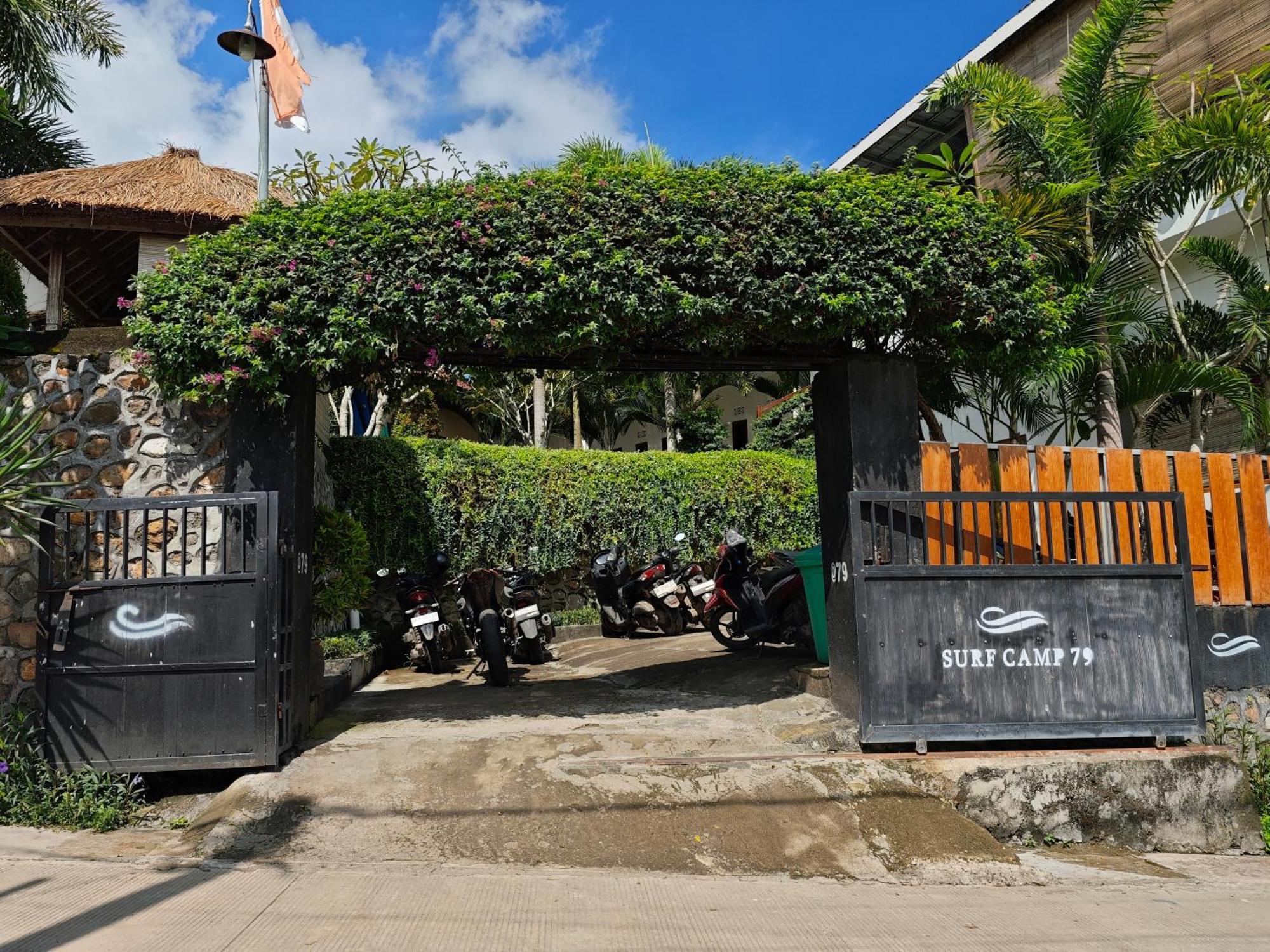 Surf Camp 79 Hotel Kuta  Luaran gambar