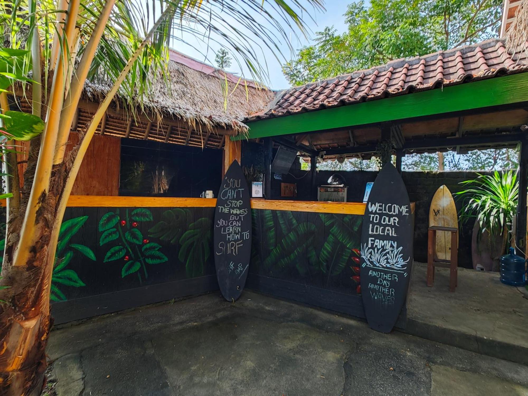 Surf Camp 79 Hotel Kuta  Luaran gambar