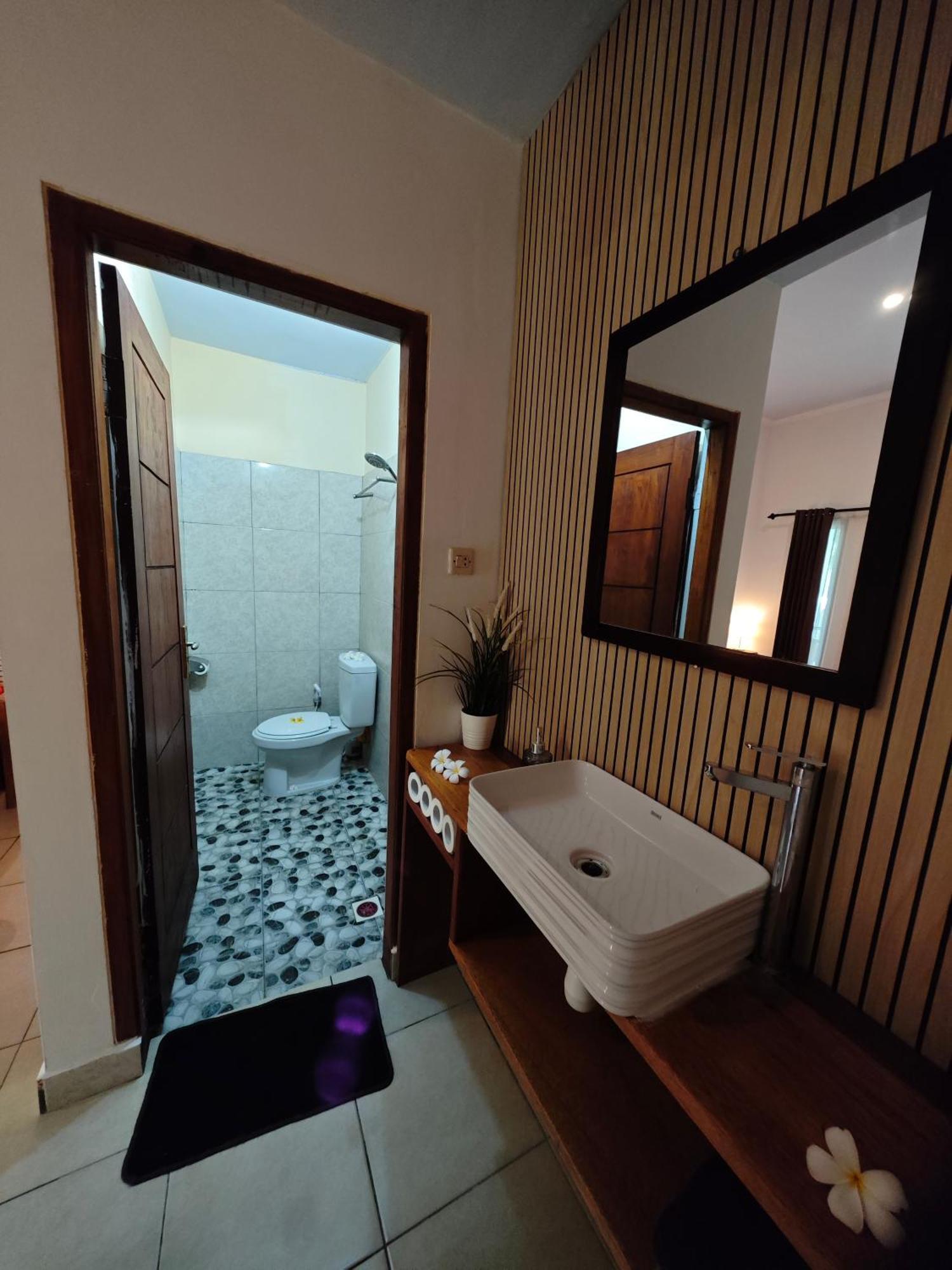 Surf Camp 79 Hotel Kuta  Bilik gambar
