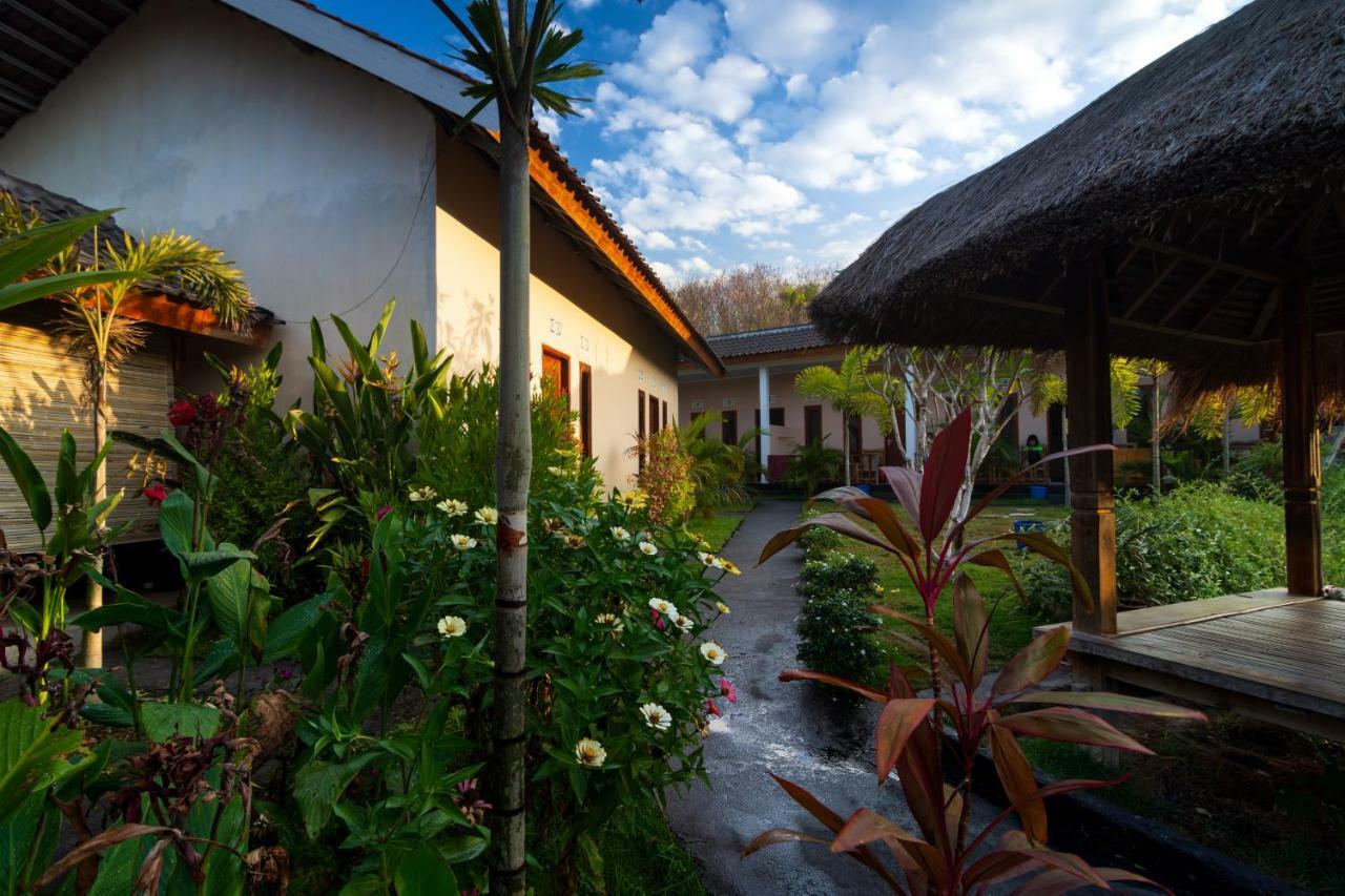 Surf Camp 79 Hotel Kuta  Luaran gambar